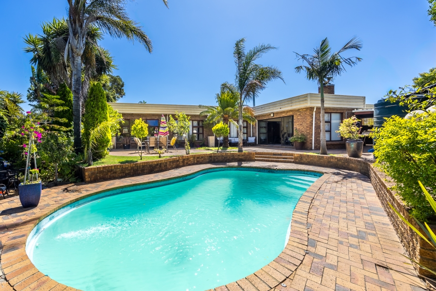 4 Bedroom Property for Sale in Sonnekuil Western Cape